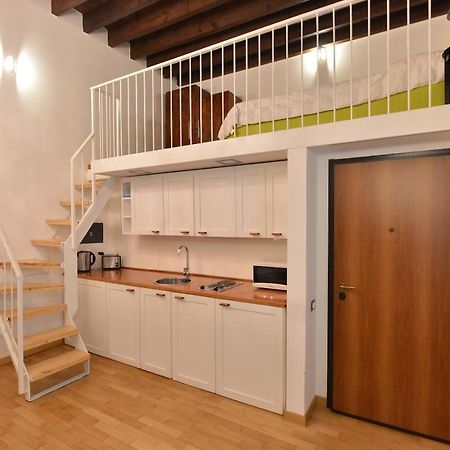 Izzhome City Center Cozy Cagliari Bagian luar foto